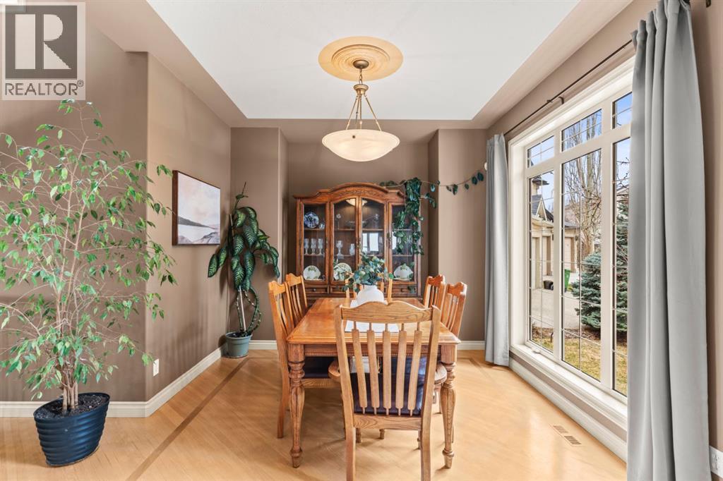 140 Simcoe Close Sw, Calgary, AB