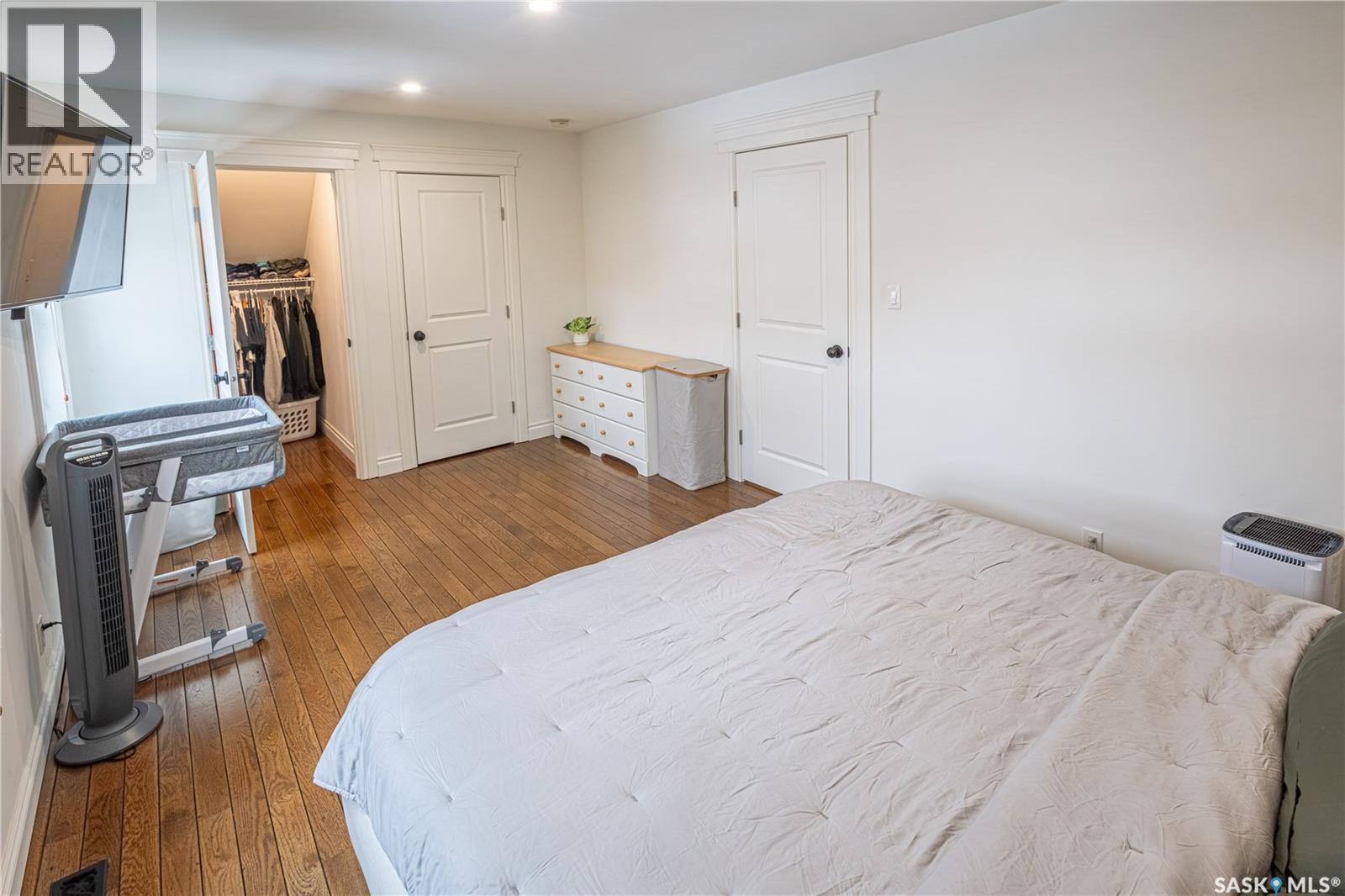 832 Algoma Avenue, Moose Jaw, SK - Indoor Photo Showing Bedroom