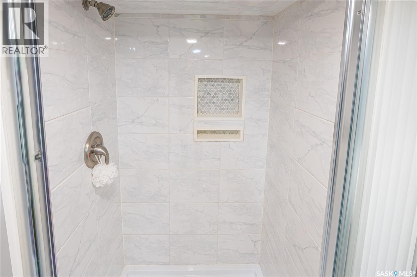 832 Algoma Avenue, Moose Jaw, SK - Indoor Photo Showing Bathroom