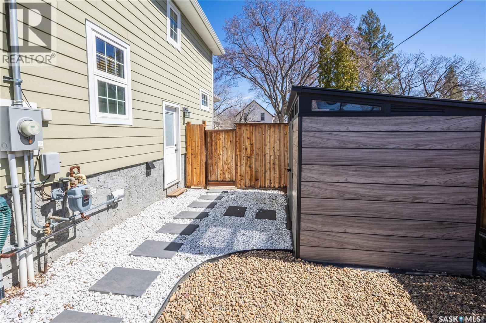 832 Algoma Avenue, Moose Jaw, SK - Outdoor With Exterior