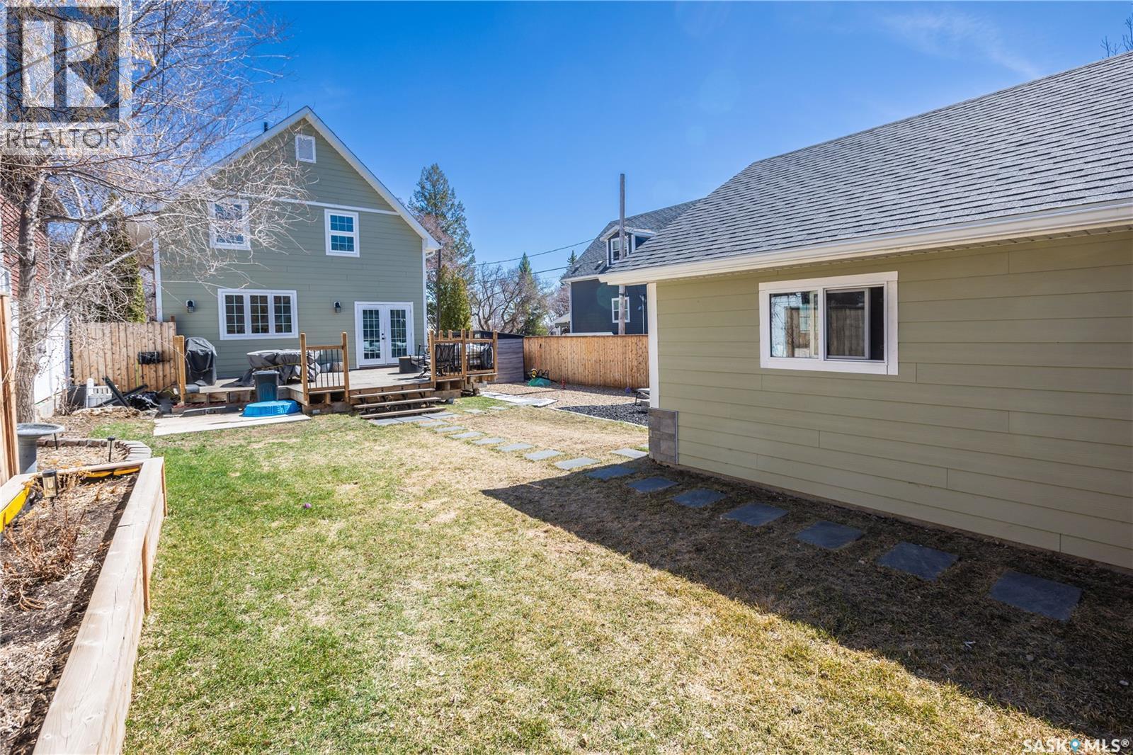 832 Algoma Avenue, Moose Jaw, SK - Outdoor With Exterior