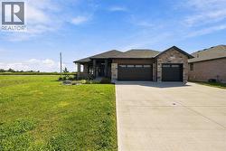 6747 GRIFFIN DRIVE Plympton-Wyoming, ON N0N 1E0