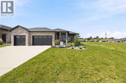 6927 SHORESIDE DRIVE Plympton-Wyoming, ON N0N 1E0