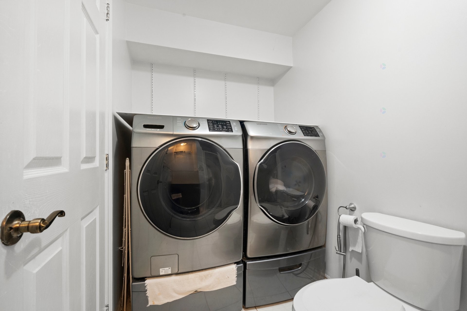 Salle de lavage - 1022 Mtée Masson, Laval (Saint-Vincent-De-Paul), QC - Indoor Photo Showing Laundry Room