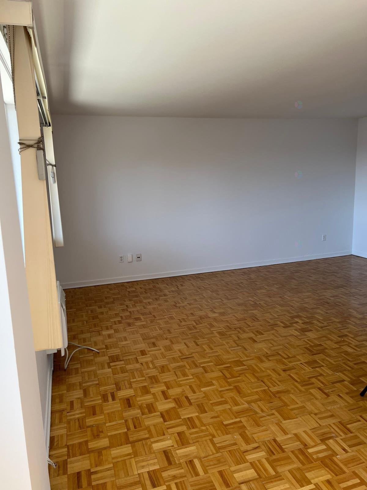 Living Room - 505-5350 Av. Macdonald, Côte-Saint-Luc, QC - Indoor Photo Showing Other Room