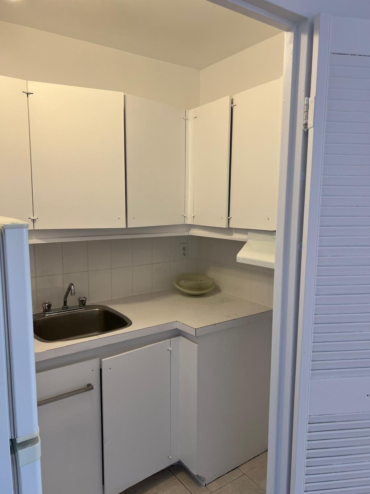 Kitchenette - 505-5350 Av. Macdonald, Côte-Saint-Luc, QC - Indoor Photo Showing Kitchen
