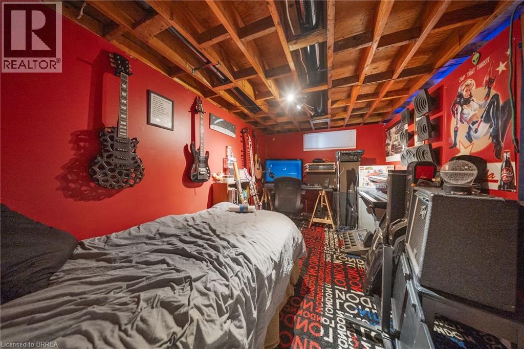 330 East 18Th Street, Hamilton, ON - Indoor
