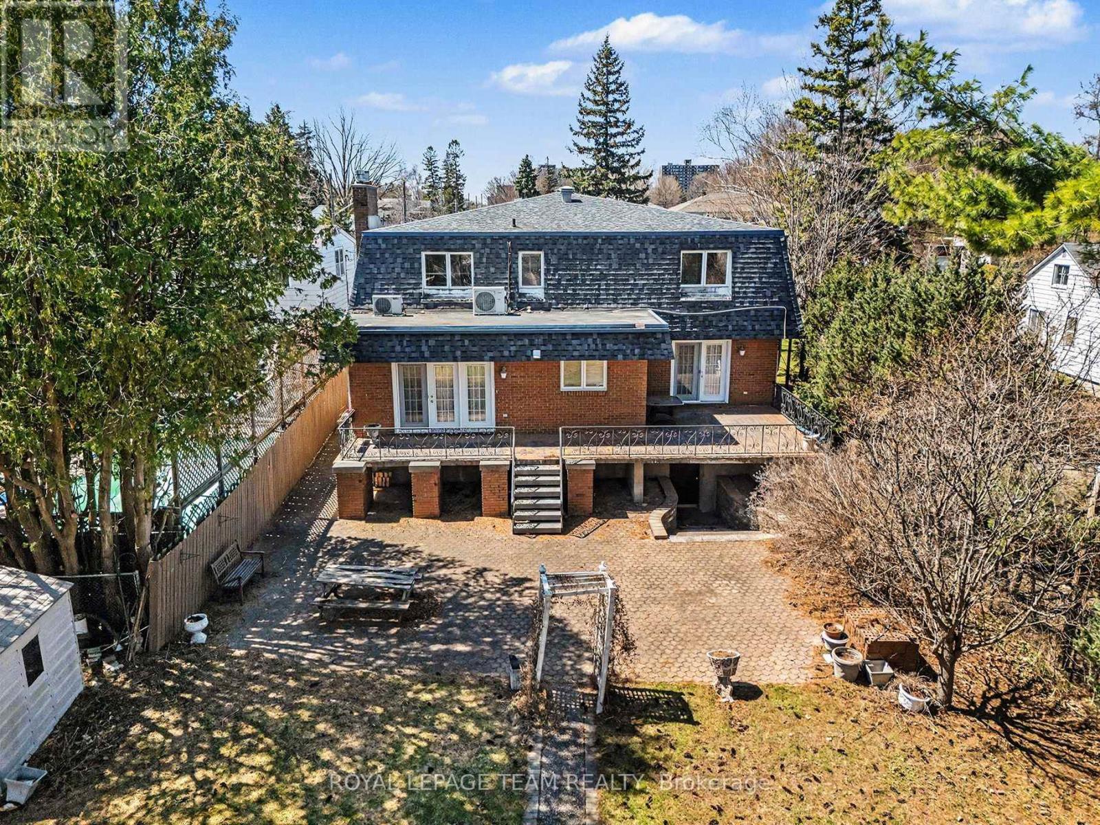 429 Ancaster Avenue E, Ottawa, ON - Outdoor