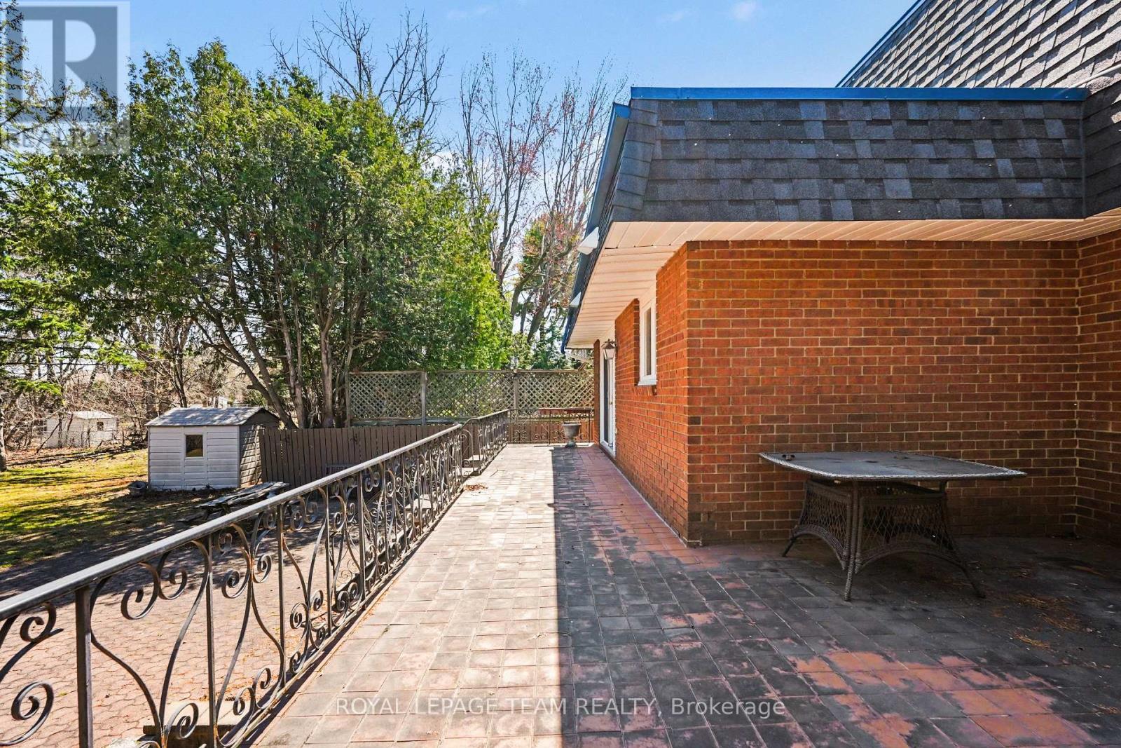 429 Ancaster Avenue E, Ottawa, ON - Outdoor