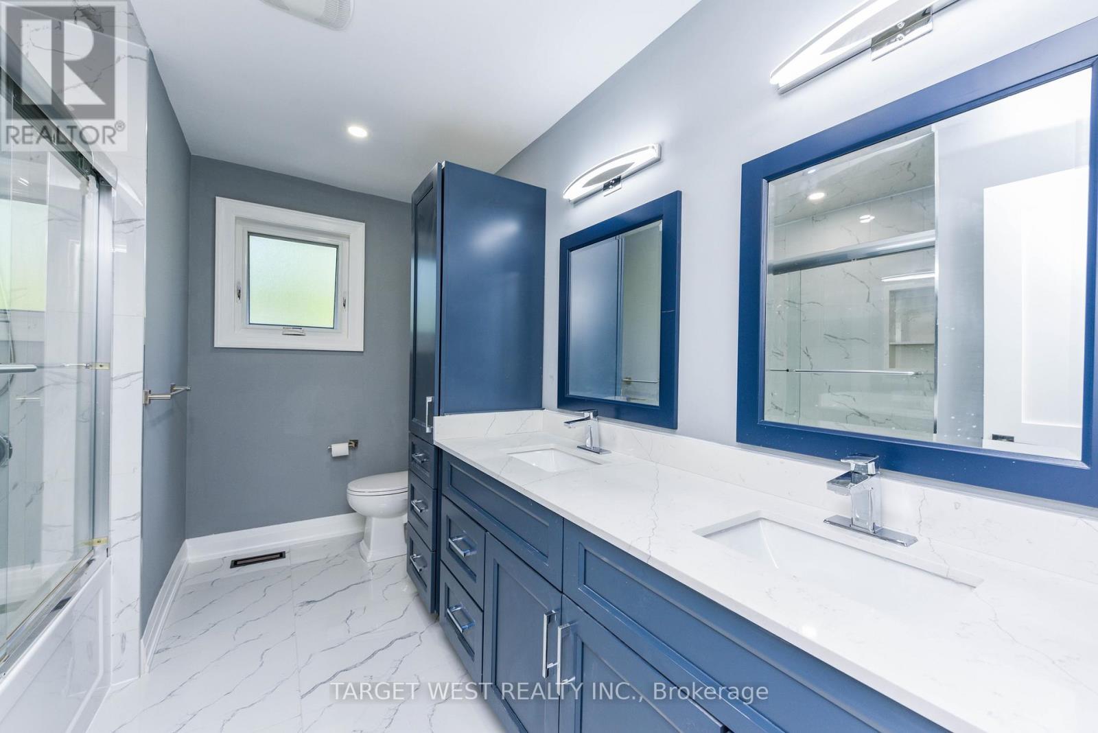 1263 Crestdale Road, Mississauga, ON - Indoor Photo Showing Bathroom