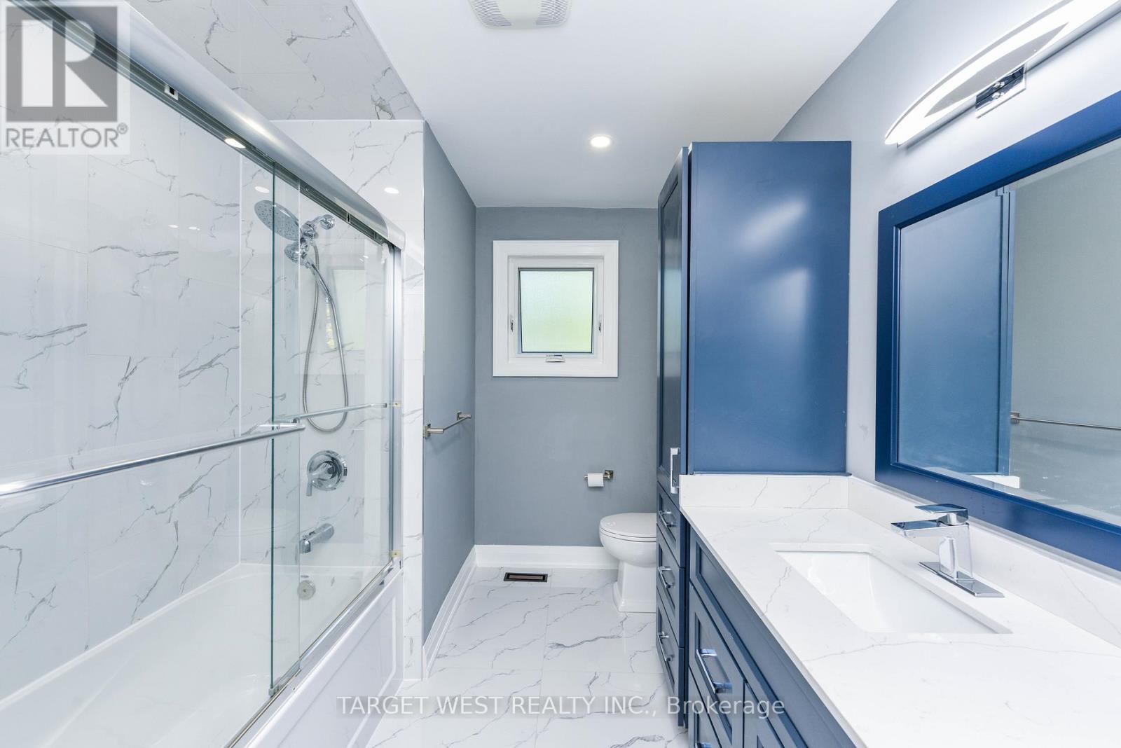 1263 Crestdale Road, Mississauga, ON - Indoor Photo Showing Bathroom