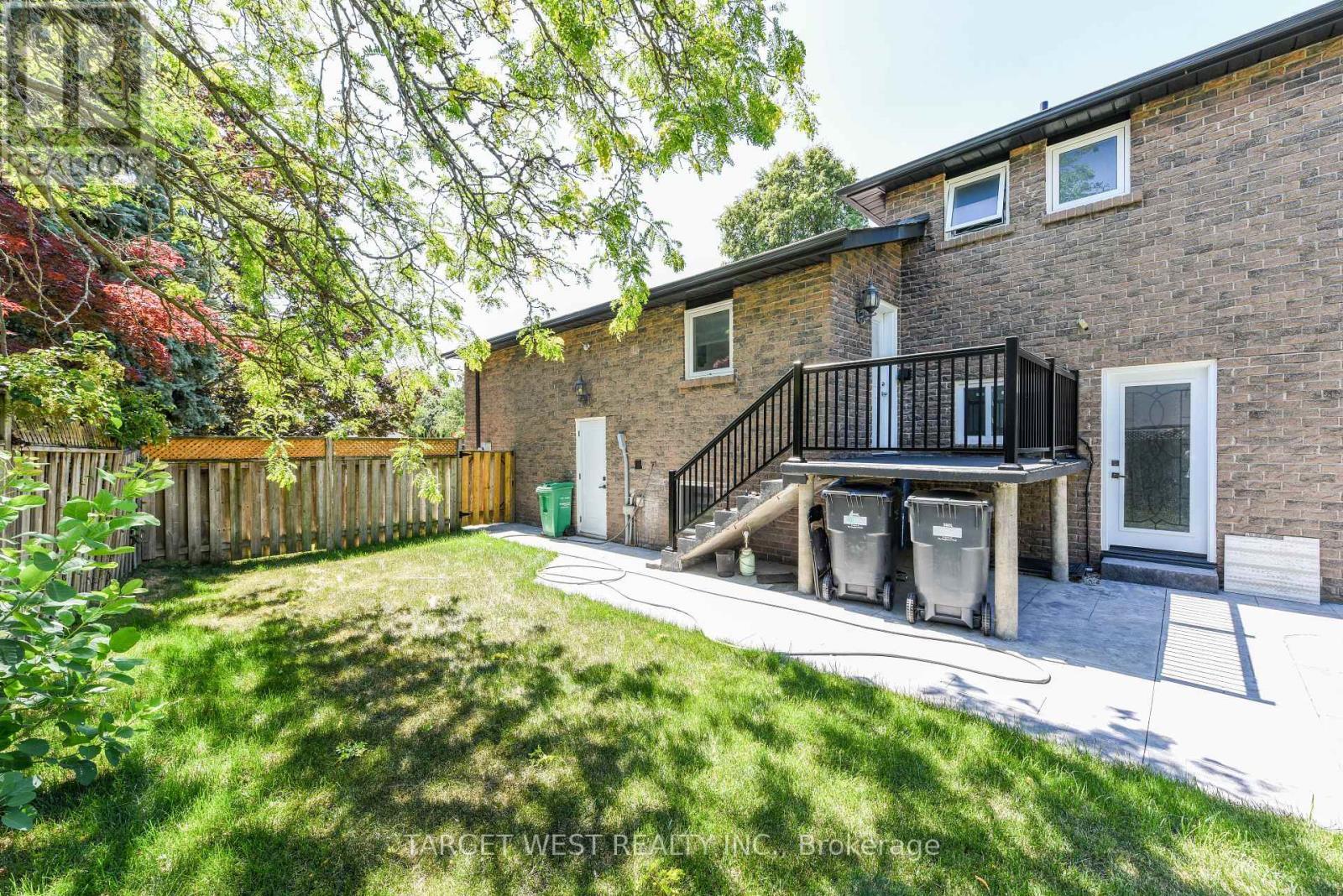 1263 Crestdale Road, Mississauga, ON - Outdoor