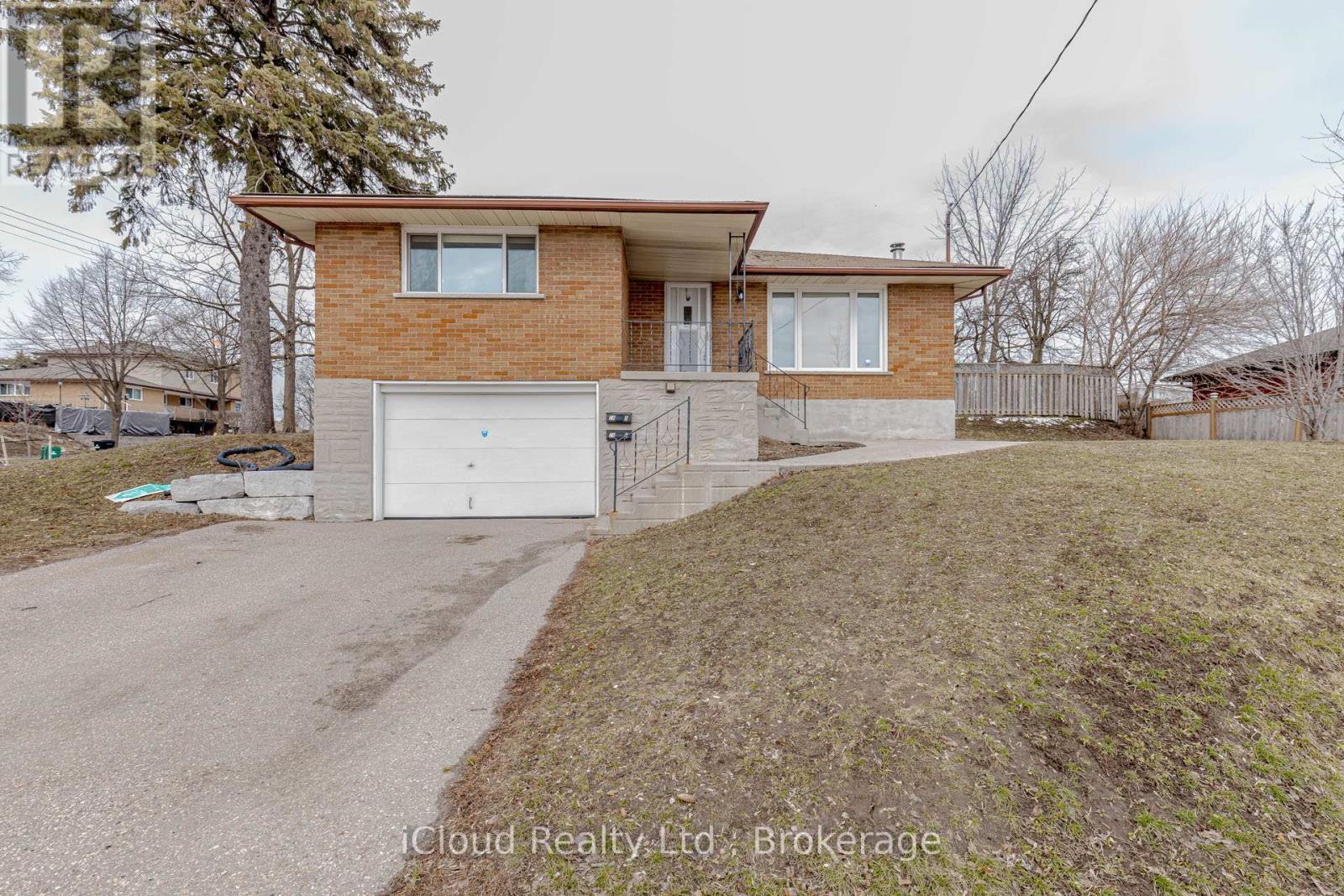 28 Hoffman Street, Kitchener, ON - Outdoor