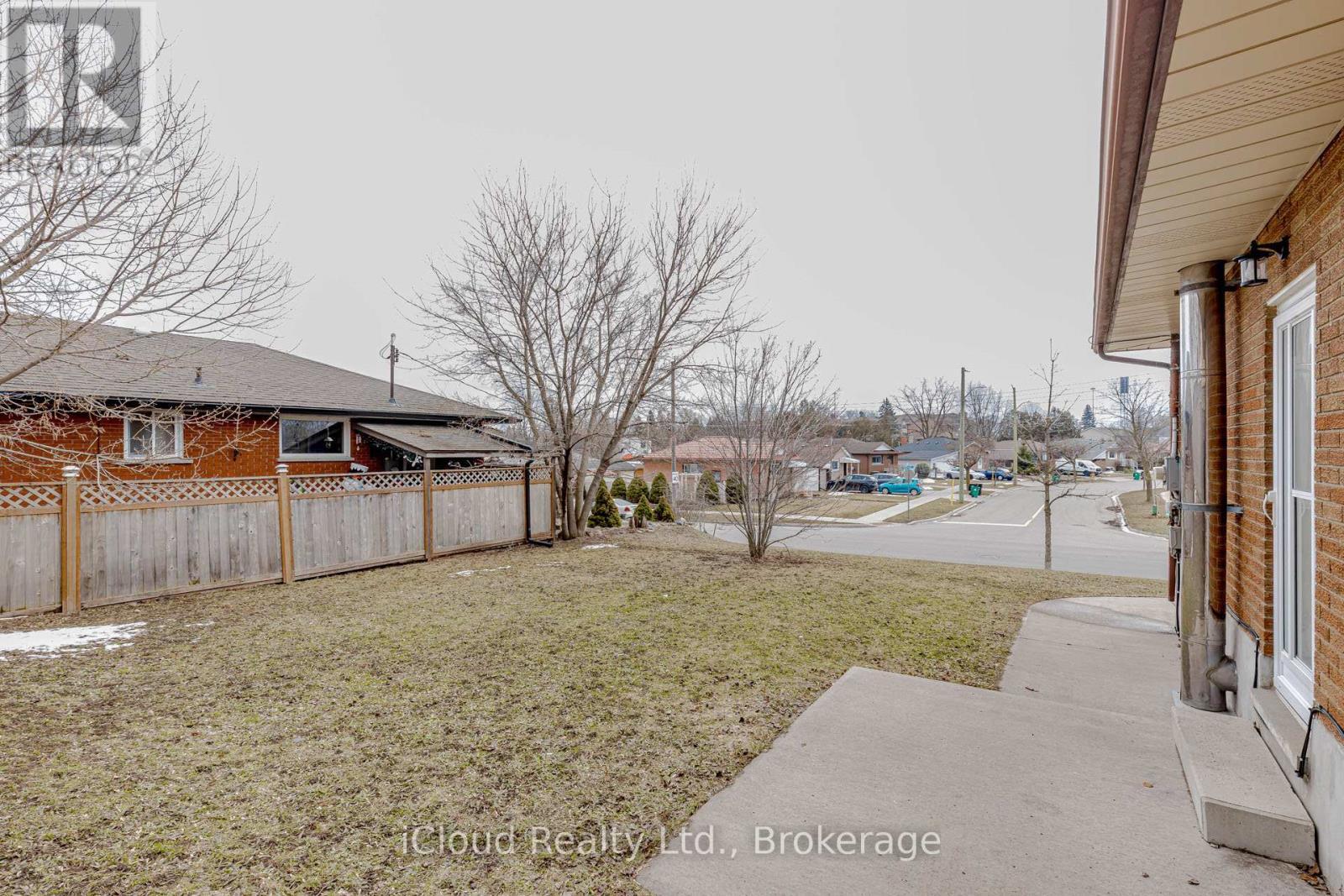 28 Hoffman Street, Kitchener, ON - Outdoor