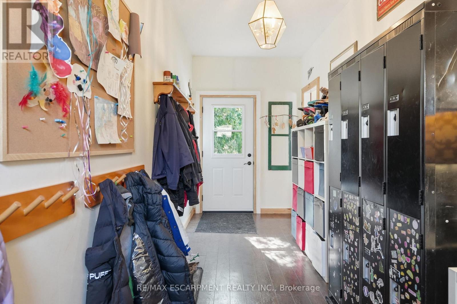 222 Concession 11 E, Hamilton, ON - Indoor Photo Showing Other Room