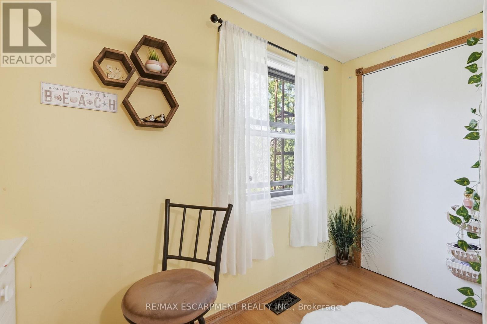 222 Concession 11 E, Hamilton, ON - Indoor