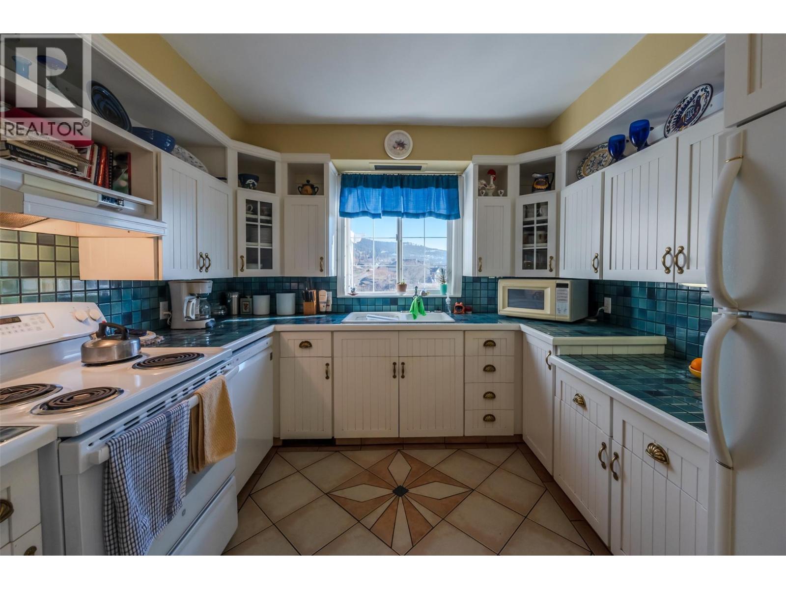 4550 Gulch Road, Naramata, BC - Indoor Photo Showing Kitchen