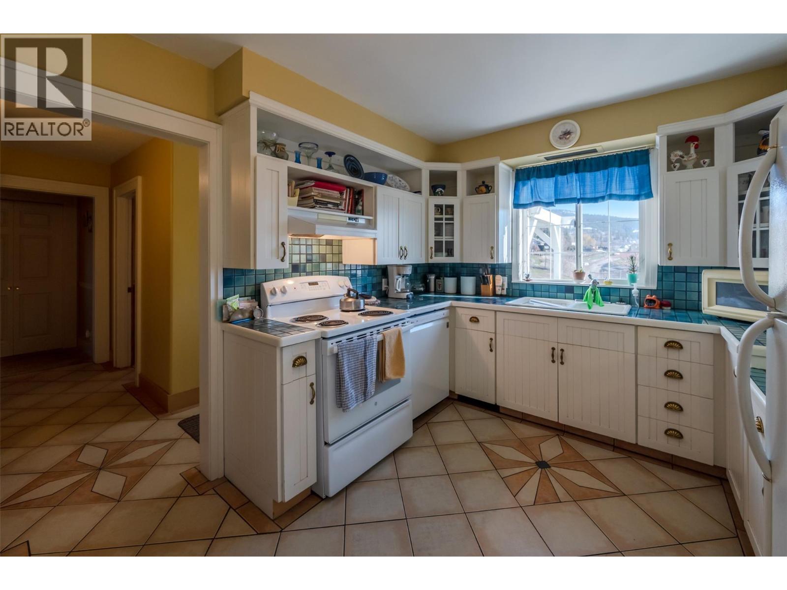4550 Gulch Road, Naramata, BC - Indoor Photo Showing Kitchen
