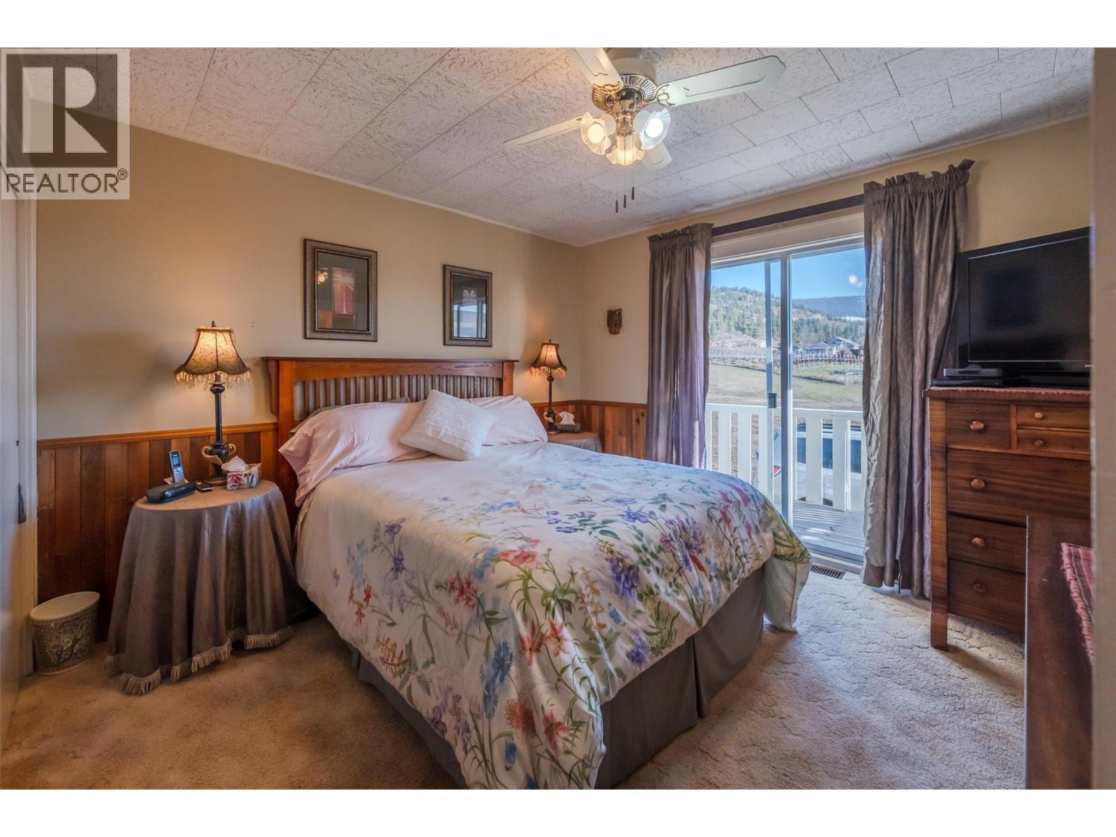 4550 Gulch Road, Naramata, BC - Indoor Photo Showing Bedroom