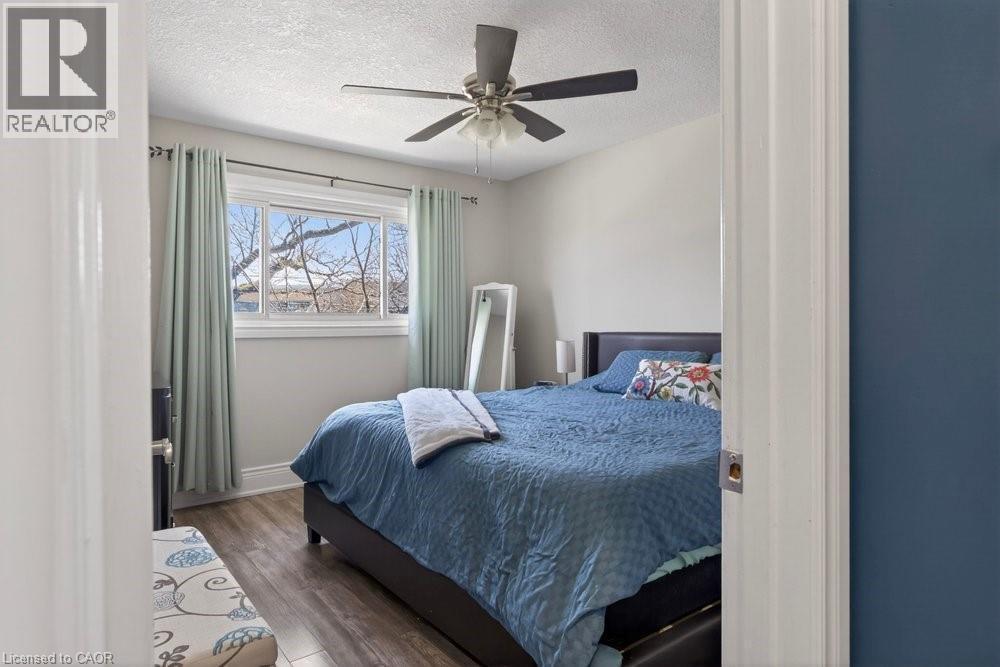 62 Palmer Road, Hamilton, ON - Indoor Photo Showing Bedroom