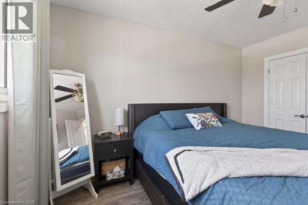 62 Palmer Road, Hamilton, ON - Indoor Photo Showing Bedroom