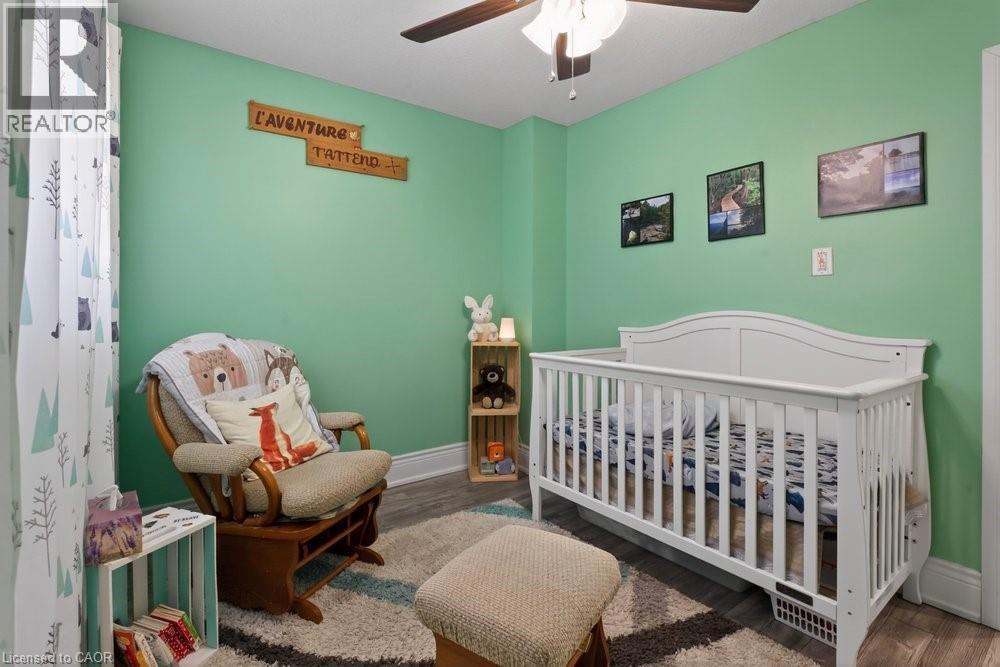 62 Palmer Road, Hamilton, ON - Indoor Photo Showing Bedroom