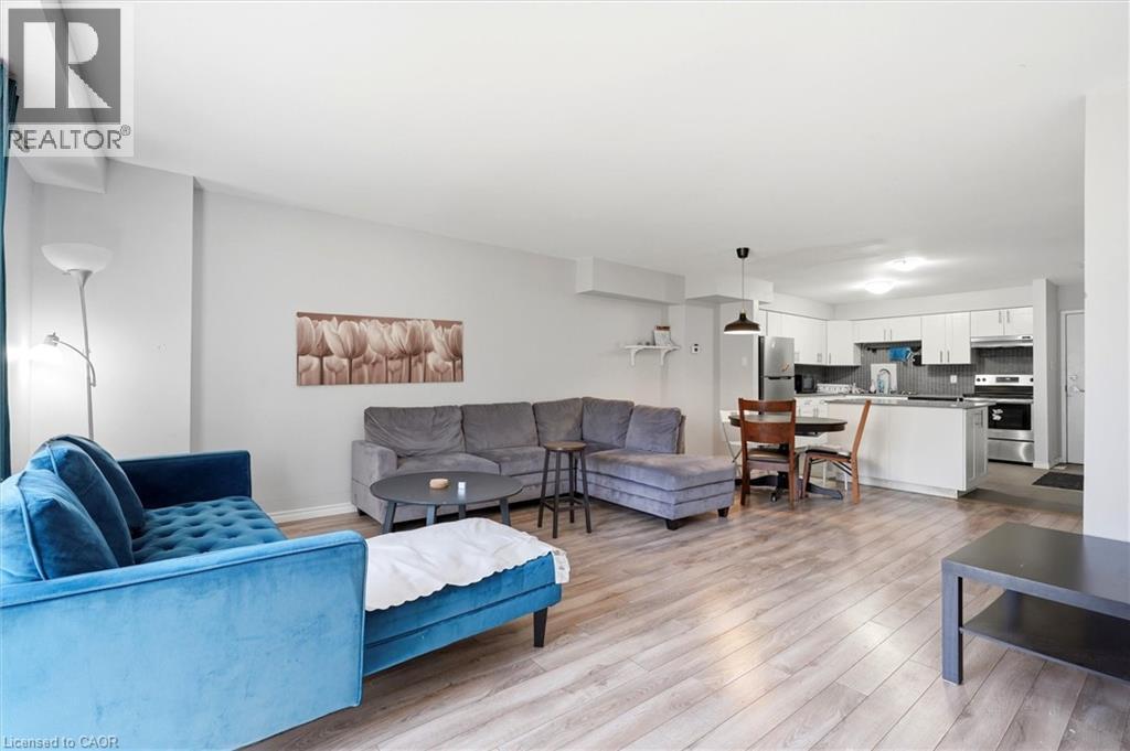 508 Quiet Place Unit# 4, Waterloo, ON - Indoor Photo Showing Living Room