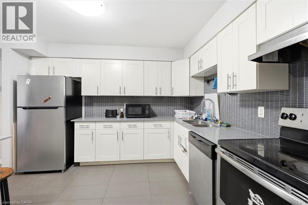 508 Quiet Place Unit# 4, Waterloo, ON - Indoor Photo Showing Kitchen With Double Sink