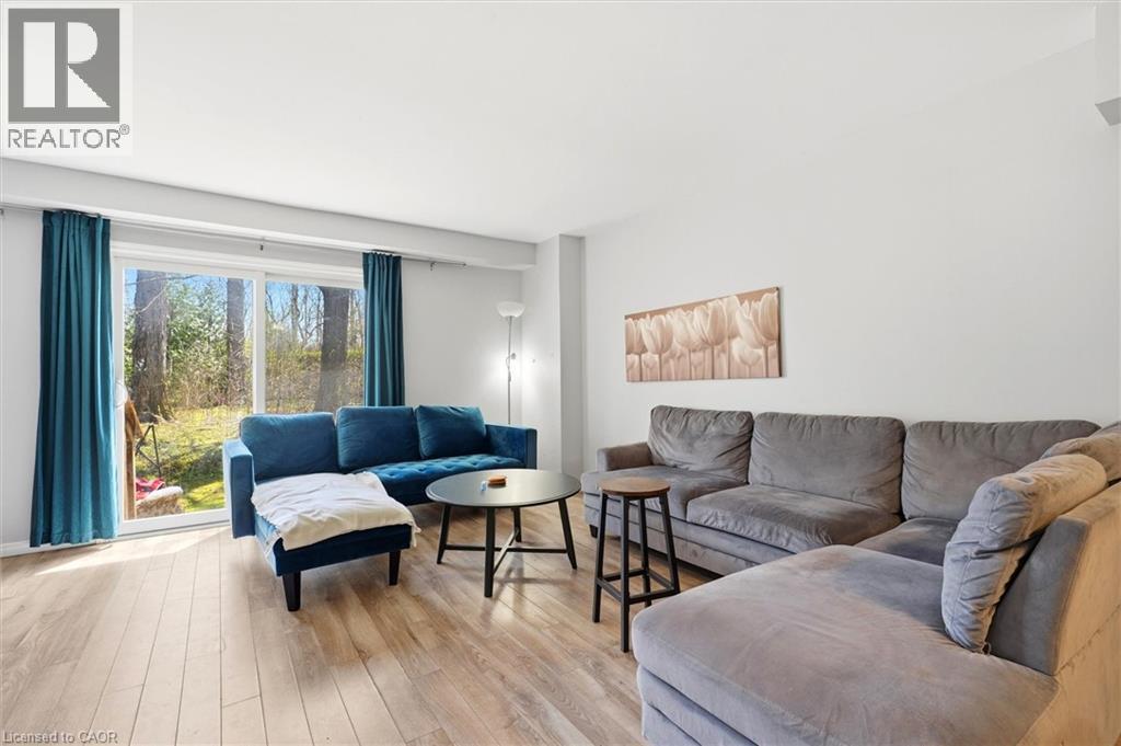 508 Quiet Place Unit# 4, Waterloo, ON - Indoor Photo Showing Living Room