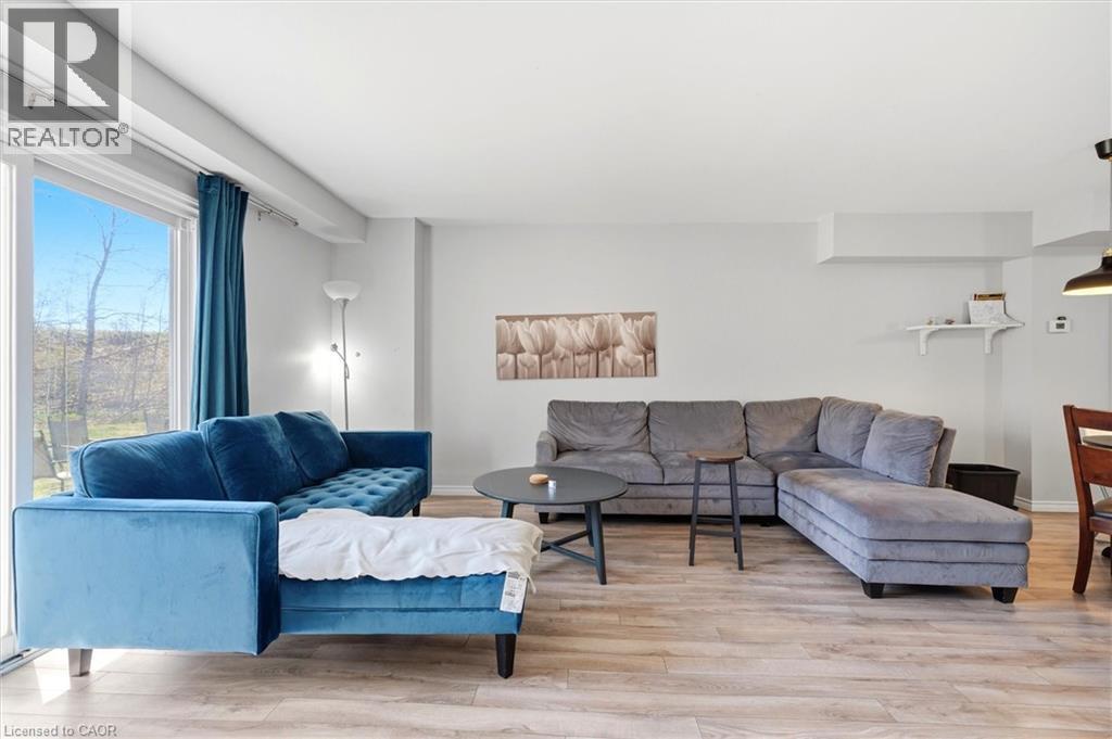 508 Quiet Place Unit# 4, Waterloo, ON - Indoor Photo Showing Living Room