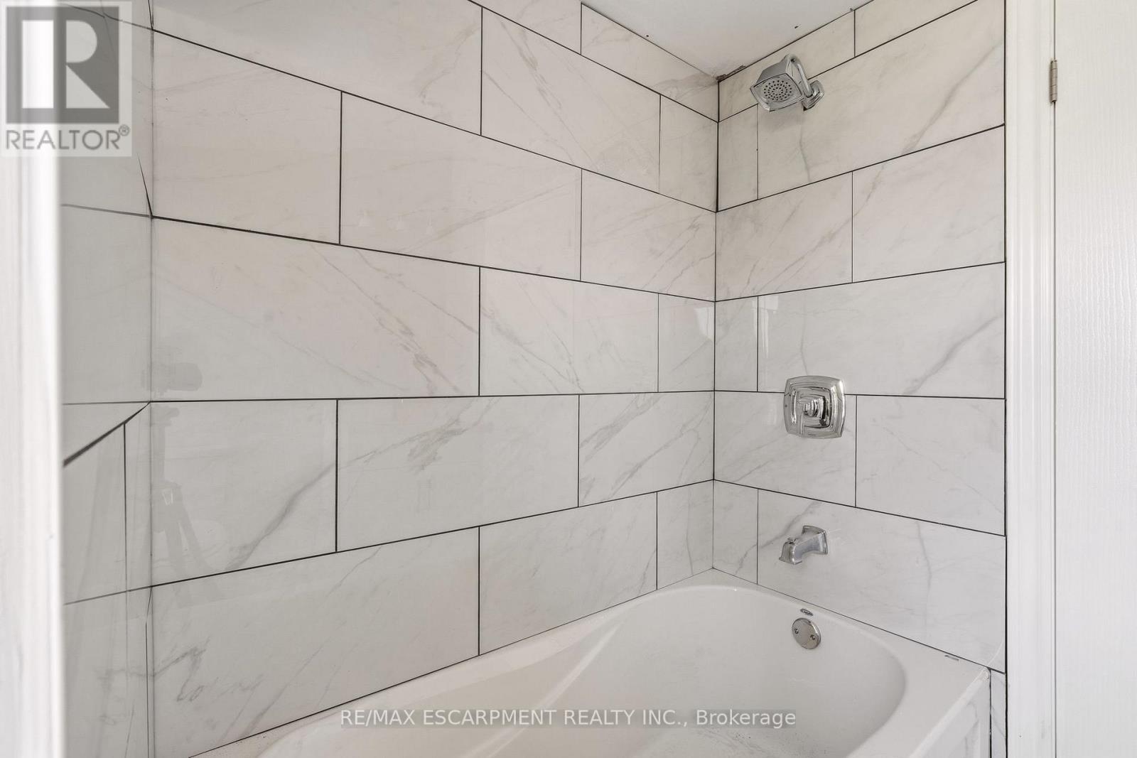 267 Vansitmart Avenue, Hamilton, ON - Indoor Photo Showing Bathroom