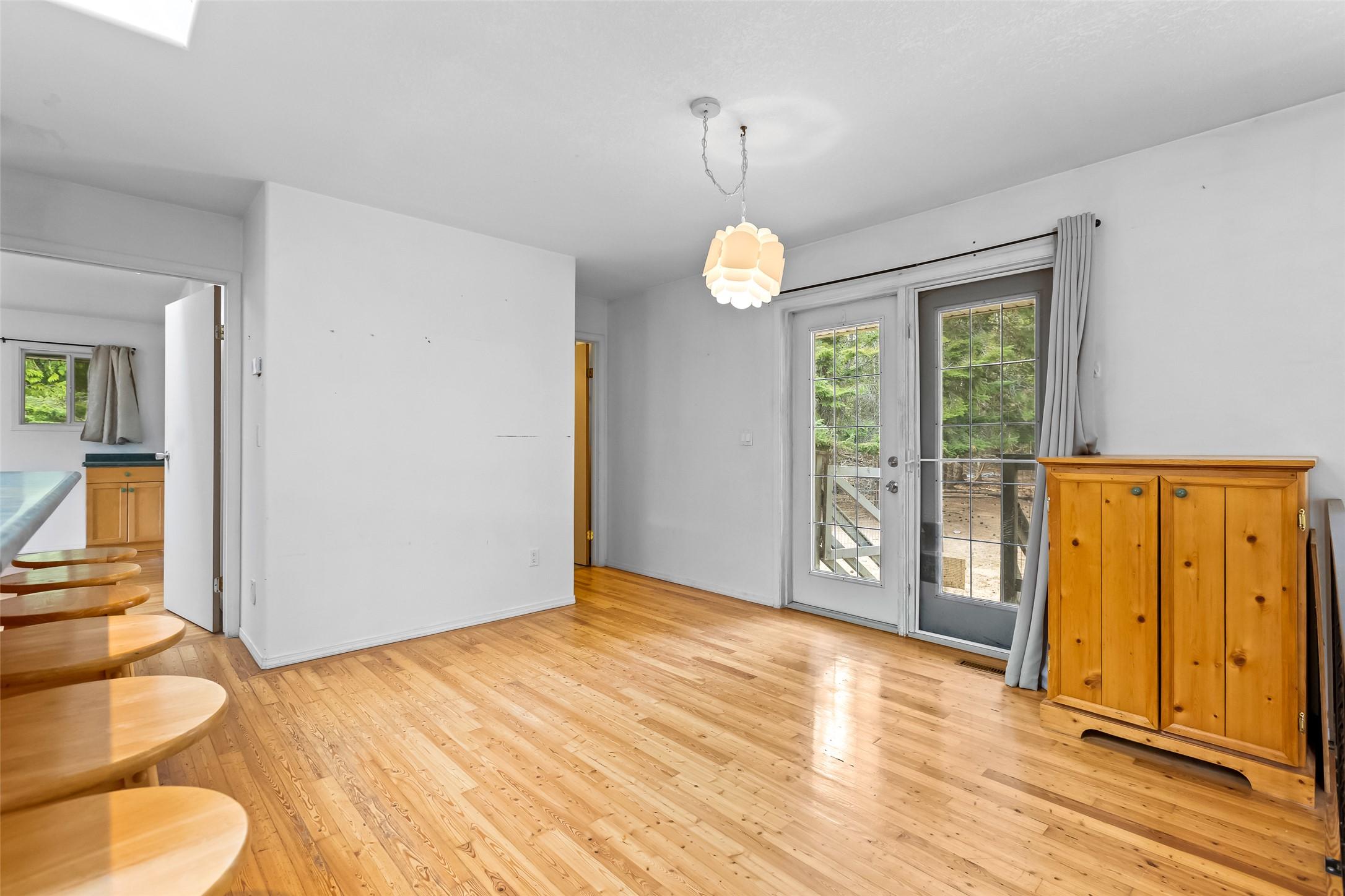 4484 3 Highway, Arrow Creek, BC - Indoor Photo Showing Other Room