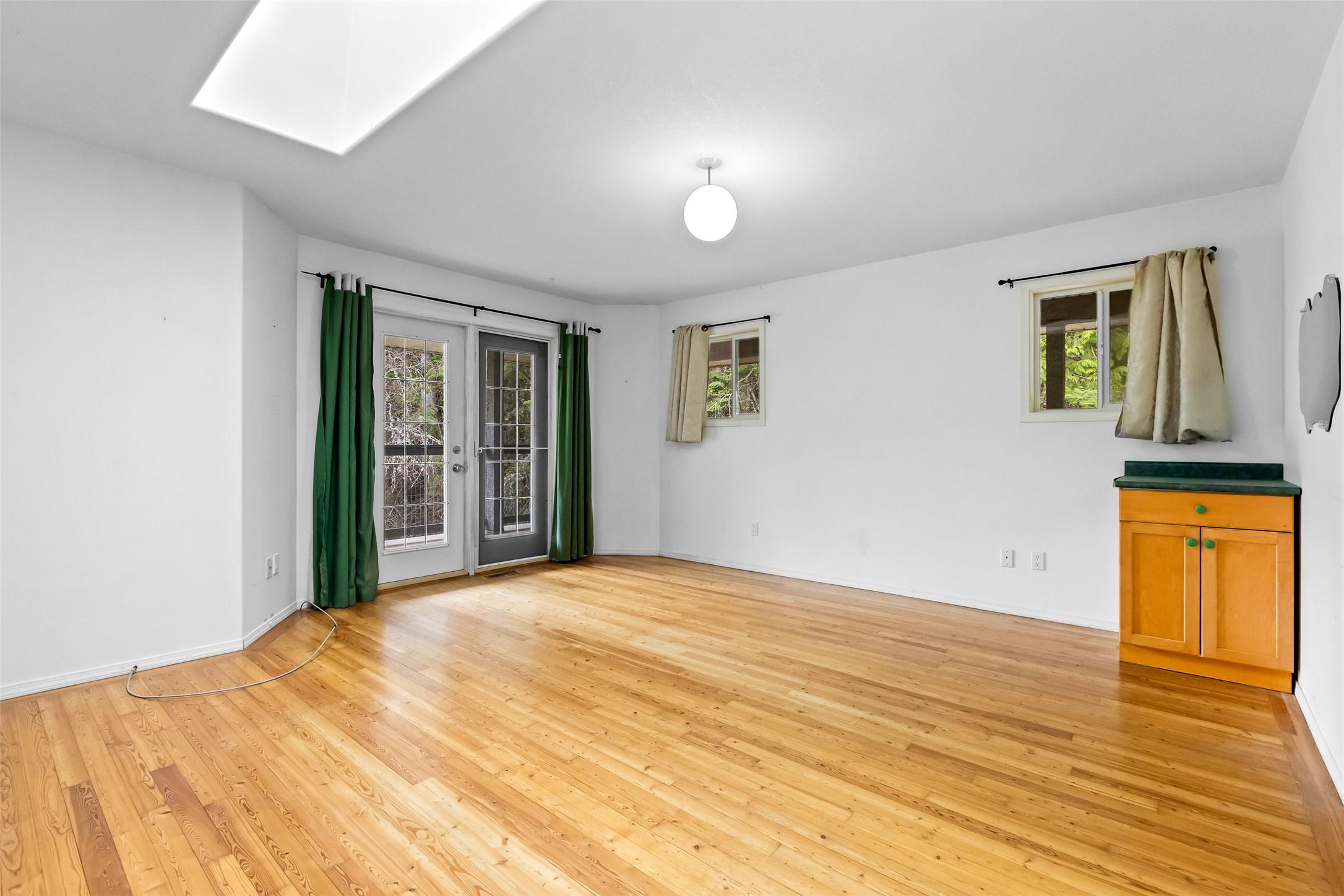 4484 3 Highway, Arrow Creek, BC - Indoor Photo Showing Other Room