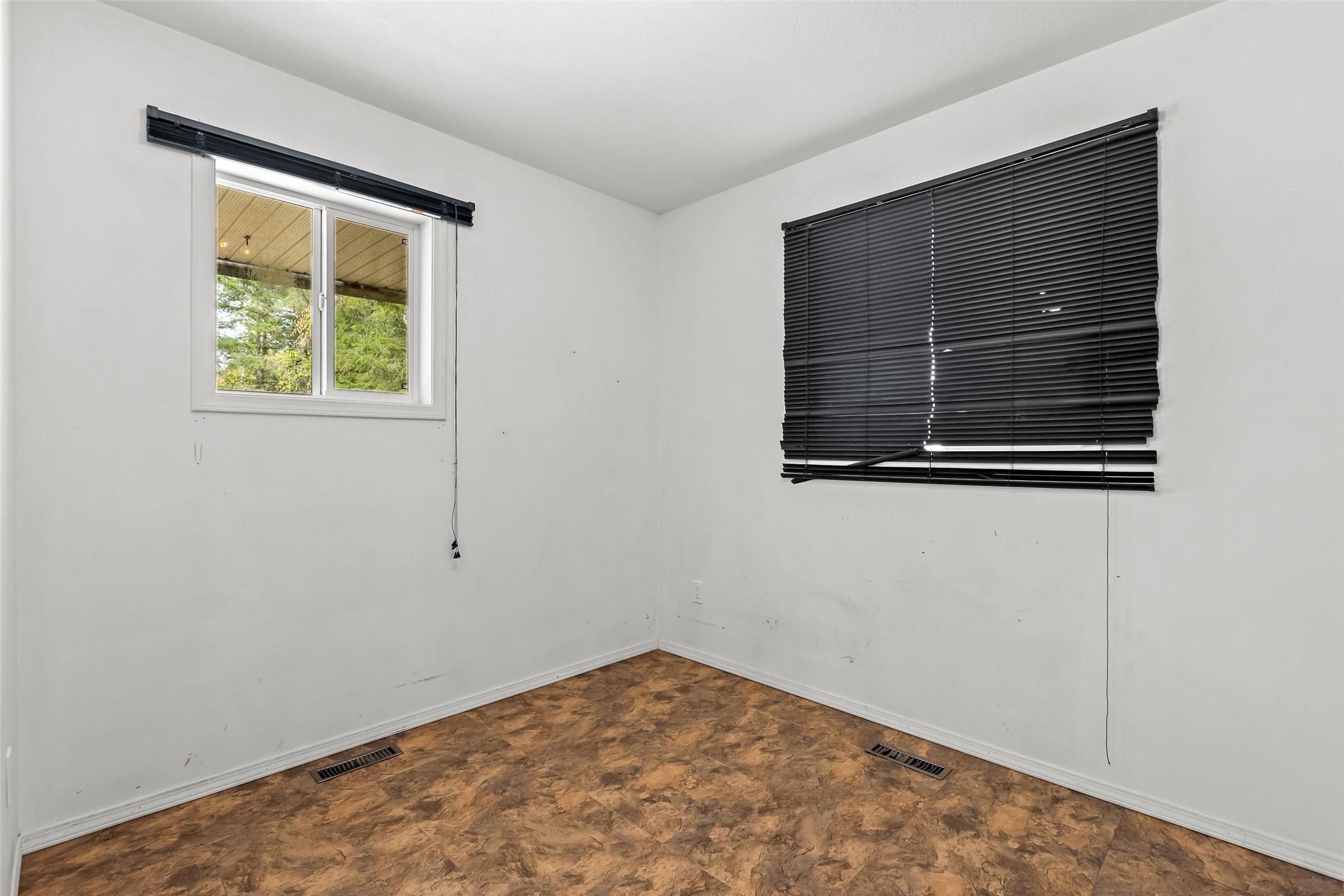 4484 3 Highway, Arrow Creek, BC - Indoor Photo Showing Other Room
