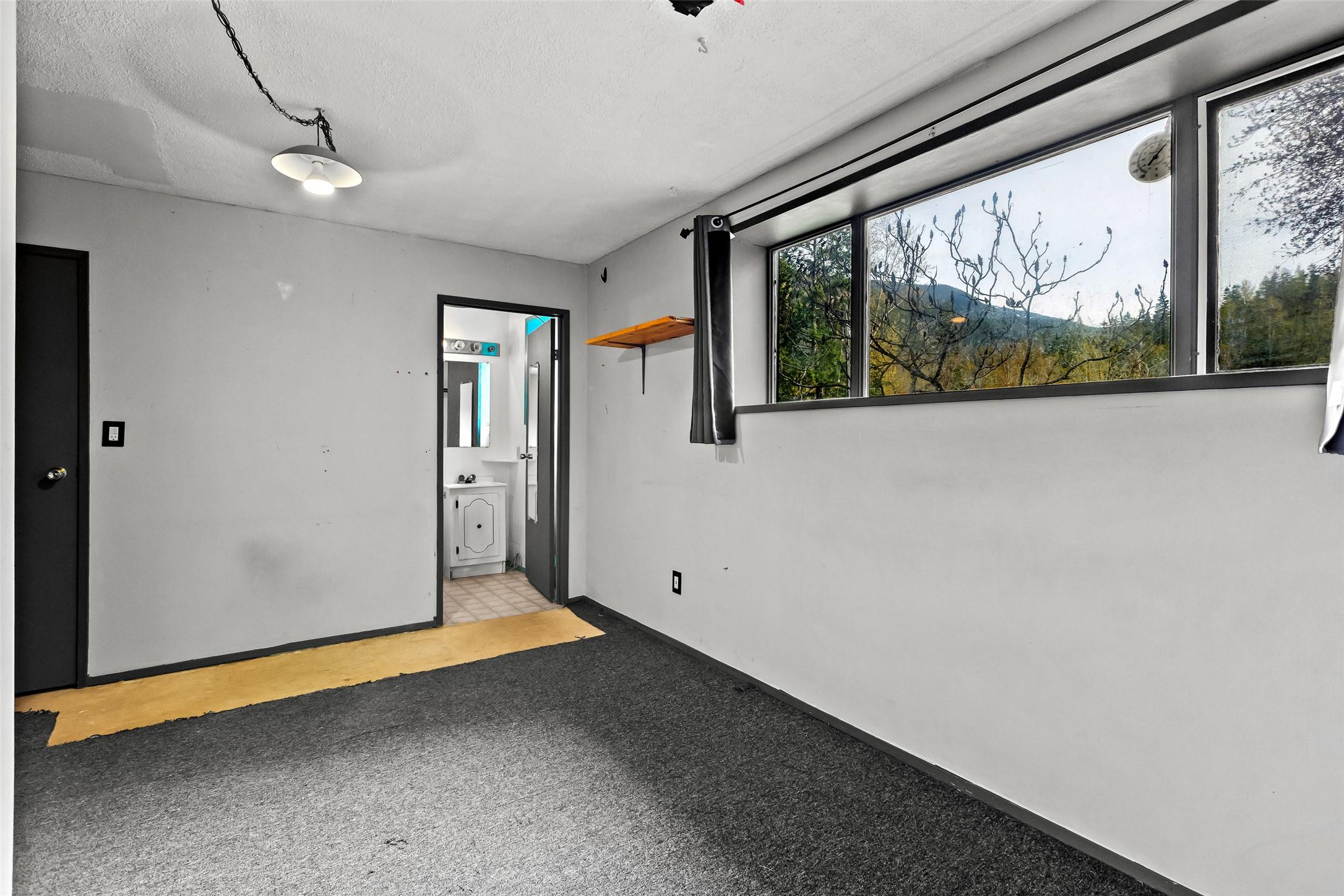 4484 3 Highway, Arrow Creek, BC - Indoor Photo Showing Other Room