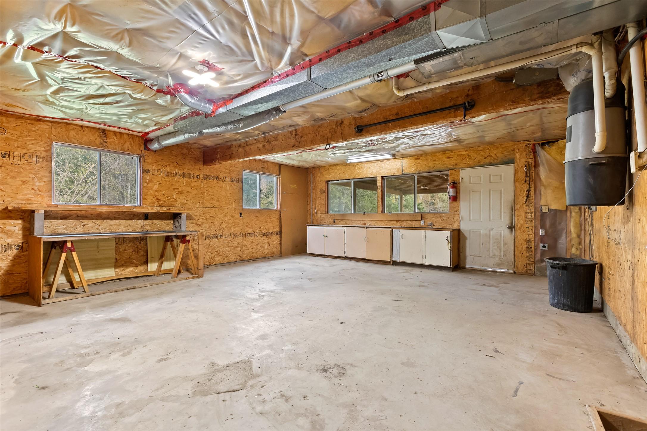 4484 3 Highway, Arrow Creek, BC - Indoor