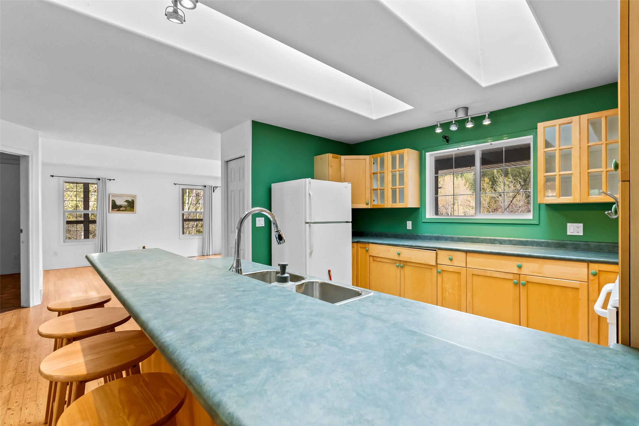 4484 3 Highway, Arrow Creek, BC - Indoor Photo Showing Kitchen With Double Sink