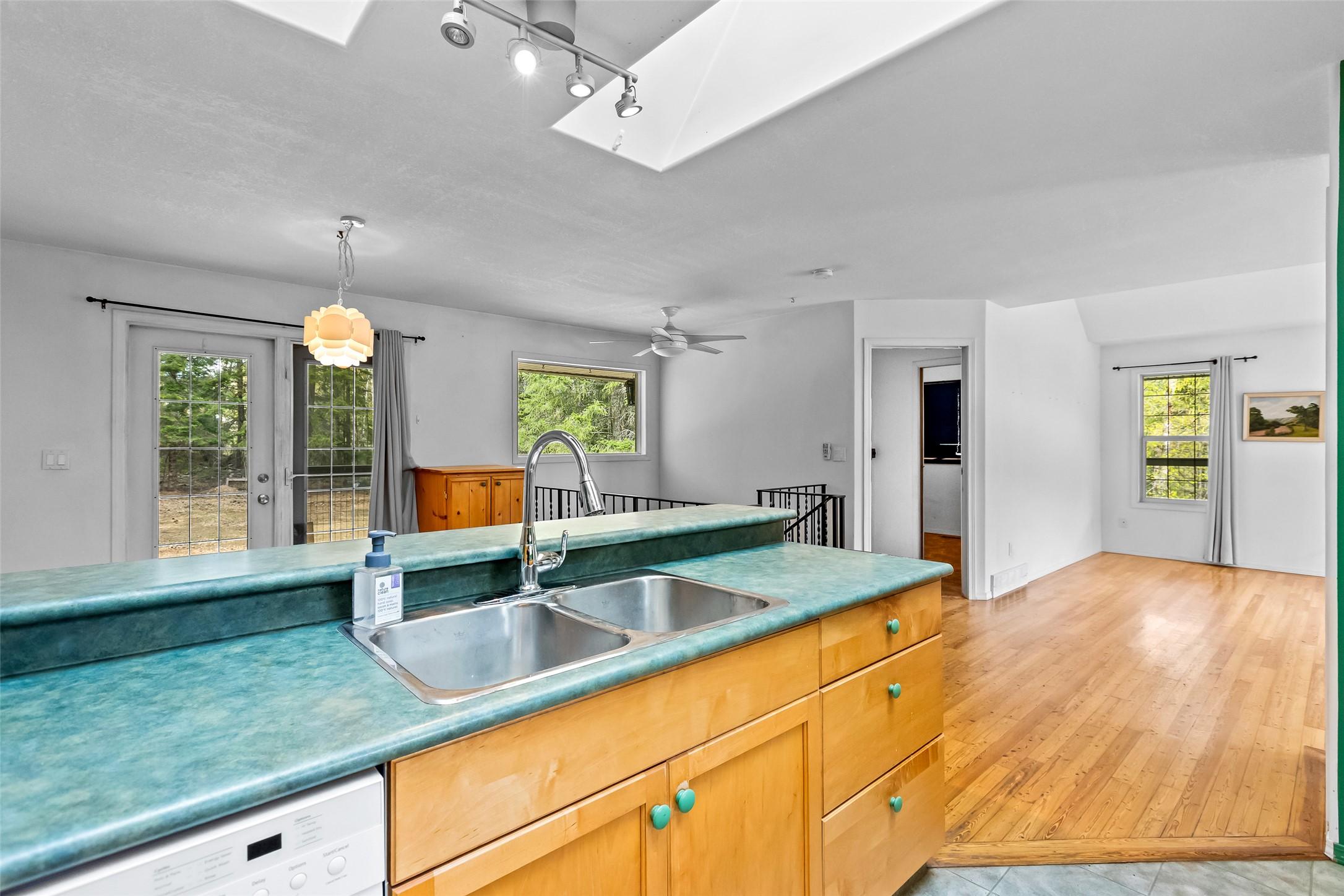 4484 3 Highway, Arrow Creek, BC - Indoor Photo Showing Kitchen With Double Sink