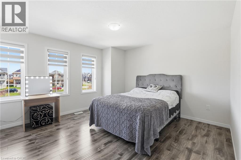 57 Thompson Road, Caledonia, ON - Indoor Photo Showing Bedroom