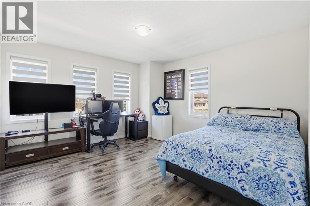57 Thompson Road, Caledonia, ON - Indoor Photo Showing Bedroom