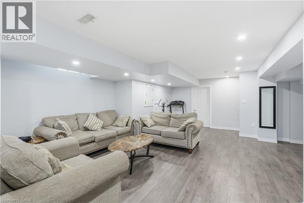 57 Thompson Road, Caledonia, ON - Indoor