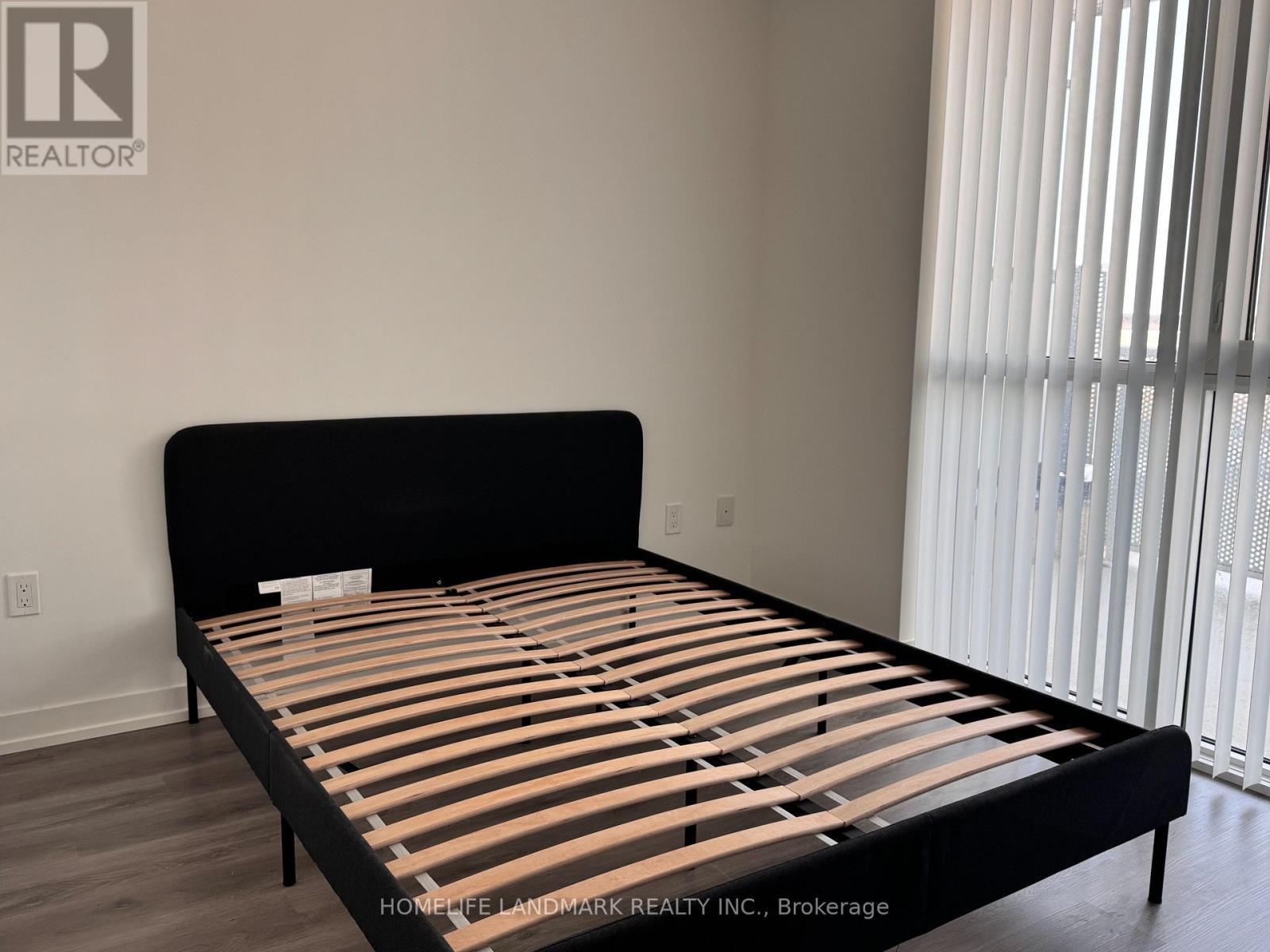 301 - 28 Interchange Way, Vaughan, ON - Indoor Photo Showing Bedroom