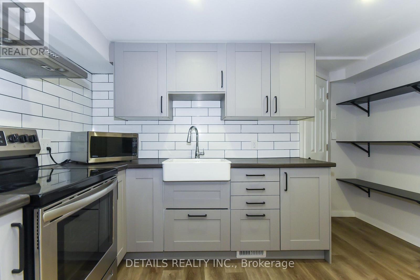 1222 Field Street, Ottawa, ON - Indoor Photo Showing Kitchen