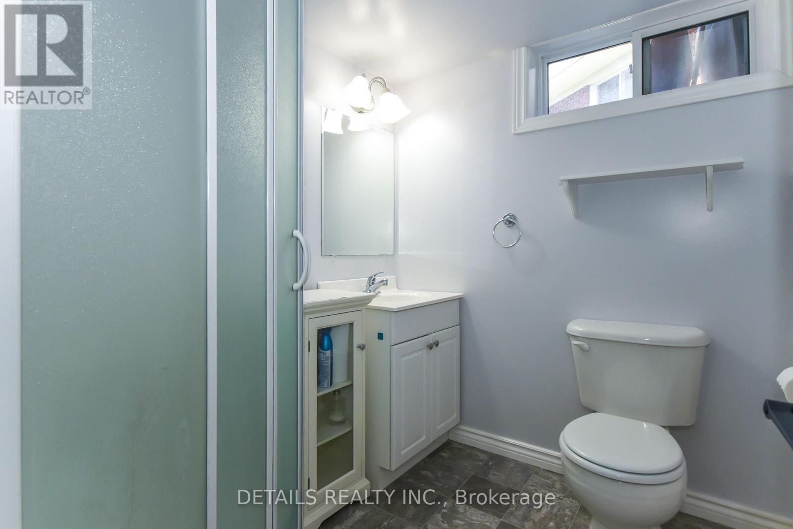 1222 Field Street, Ottawa, ON - Indoor Photo Showing Bathroom