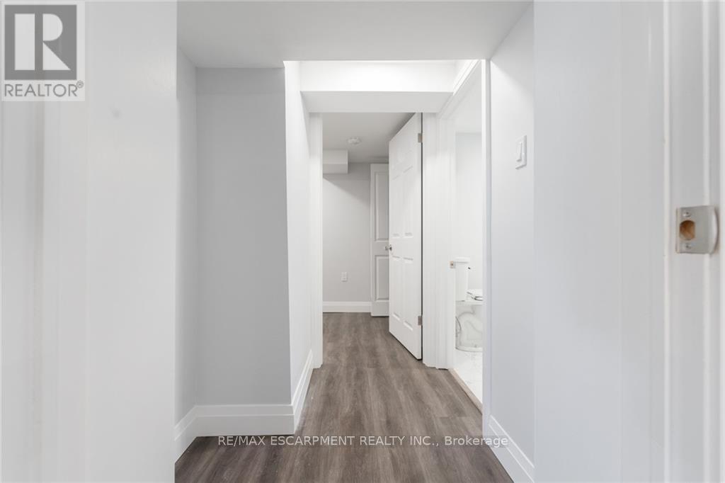 58 Sandalwood Avenue, Hamilton, ON - Indoor Photo Showing Other Room
