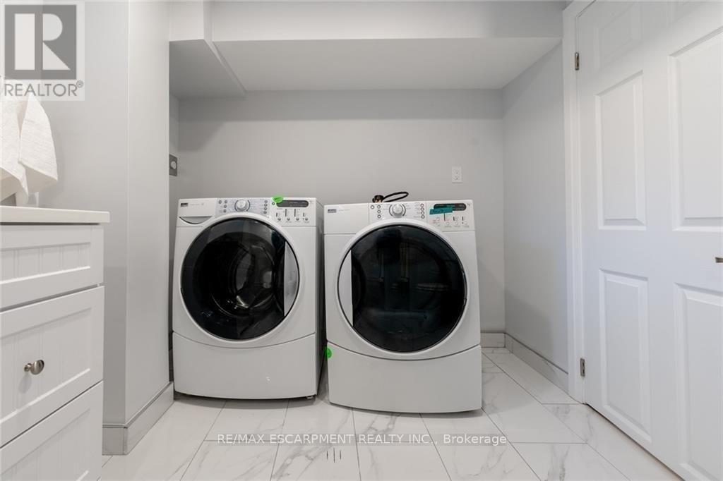 58 Sandalwood Avenue, Hamilton, ON - Indoor Photo Showing Laundry Room
