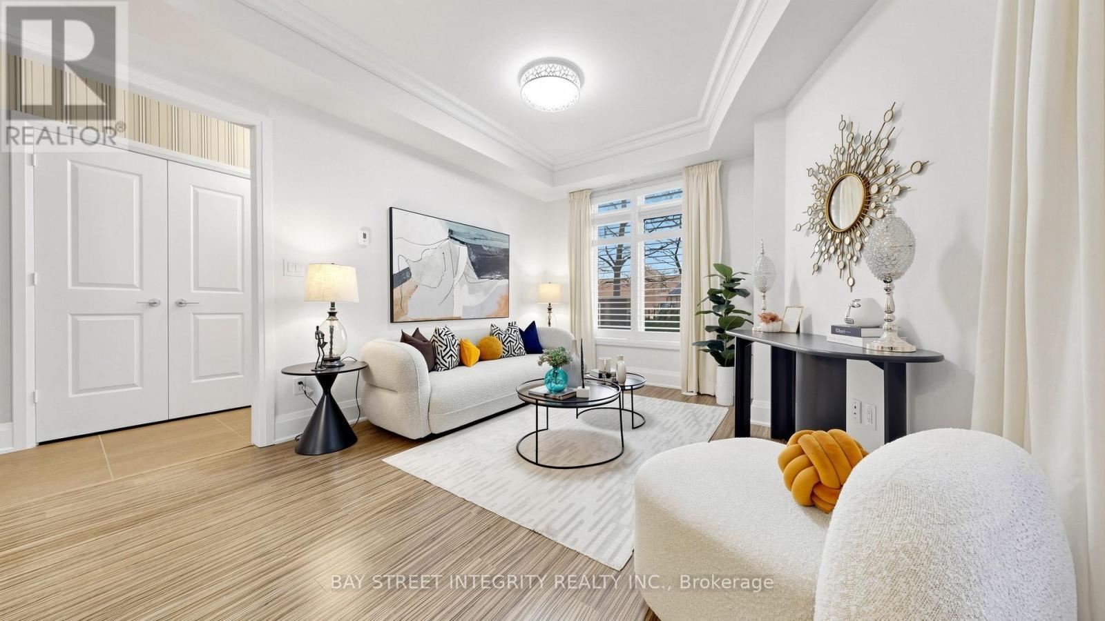 Th36 - 9 Oakburn Crescent, Toronto, ON - Indoor Photo Showing Living Room