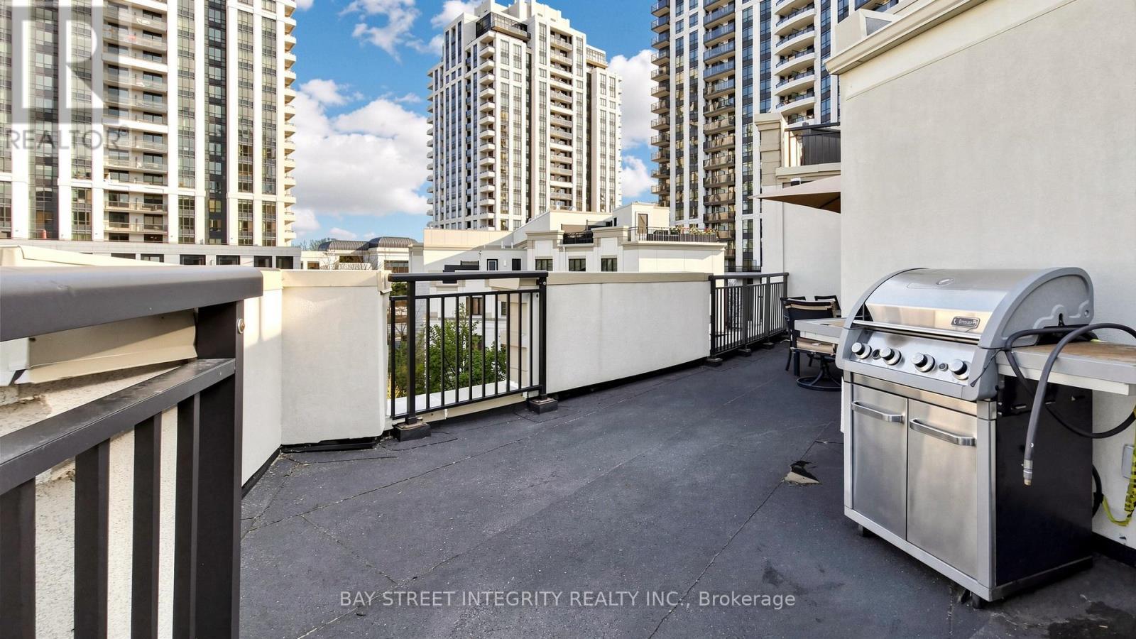 Th36 - 9 Oakburn Crescent, Toronto, ON - Outdoor