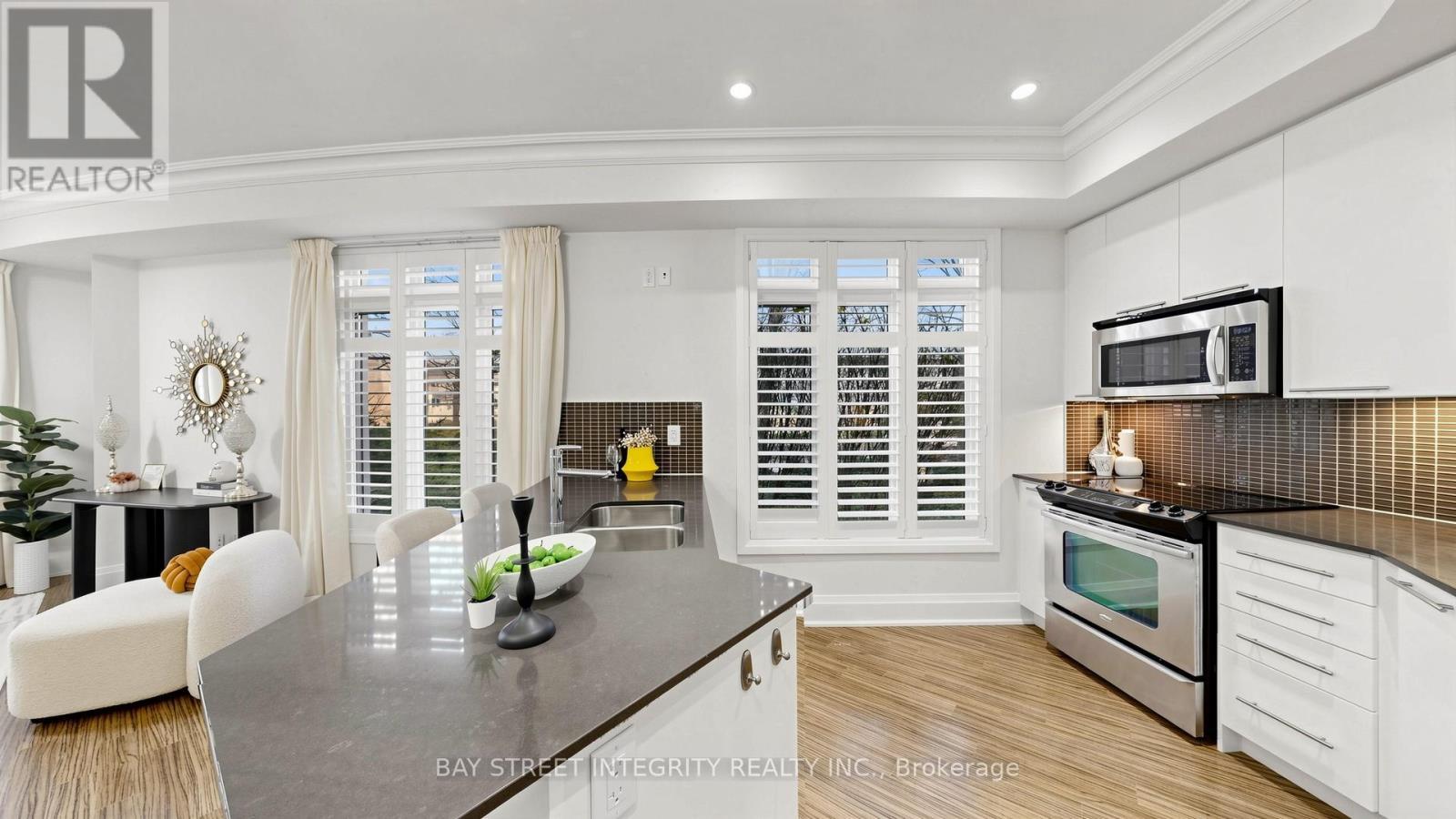 Th36 - 9 Oakburn Crescent, Toronto, ON - Indoor