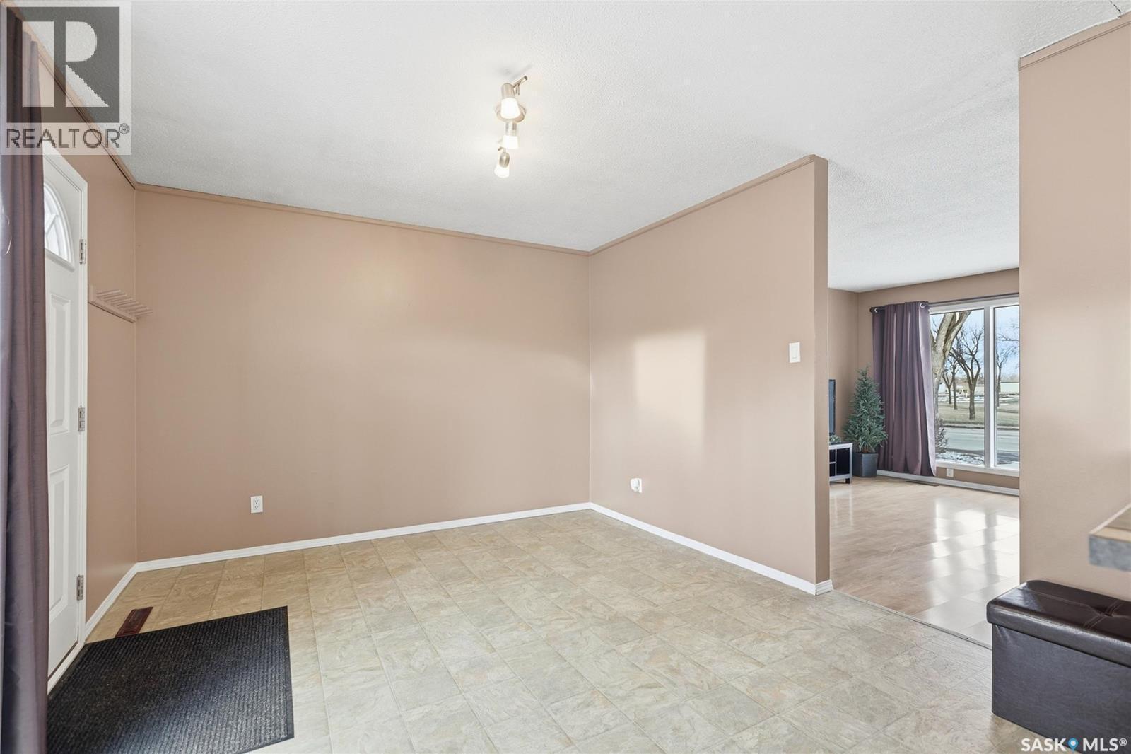 3312 Grant Road, Regina, SK - Indoor Photo Showing Other Room